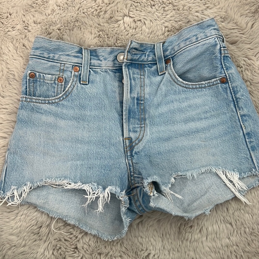 High waisted Levi’s! 501